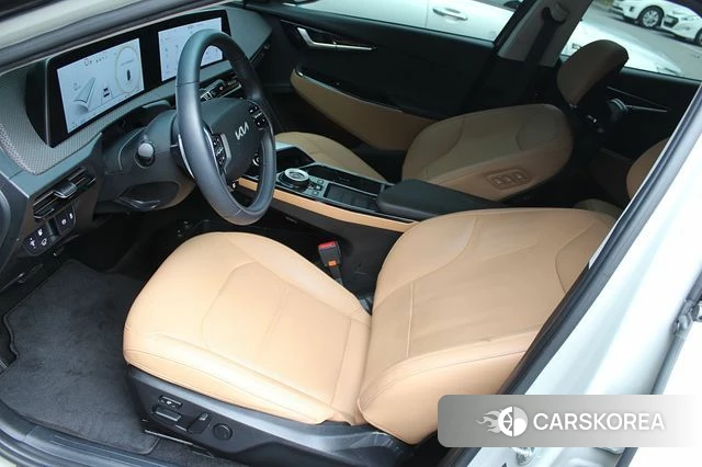 Kia EV6 2022 Серебристо-серый из Кореи, фото 5