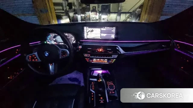 BMW 6 Series GT (G32) 2023 Жемчужный цвет из Кореи, фото 5