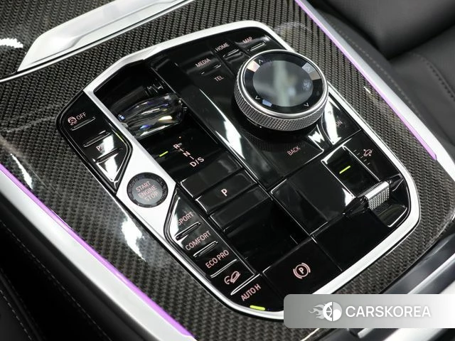 BMW X7 (G07) 2024 Черный из Кореи, фото 5