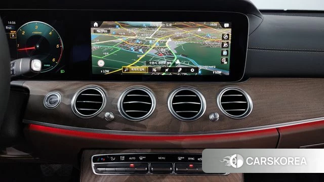 Mercedes-Benz E-Class W213 2023 Белый из Кореи, фото 5