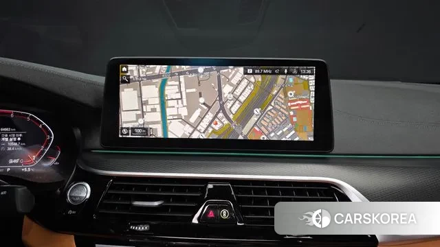 BMW 5 Series (G30) 2022 Белый из Кореи, фото 5