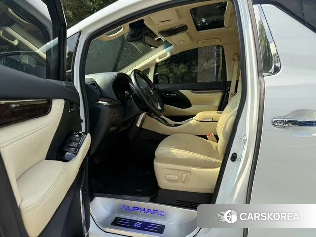 Toyota Elfa 2021 Белый из Китая, фото 5