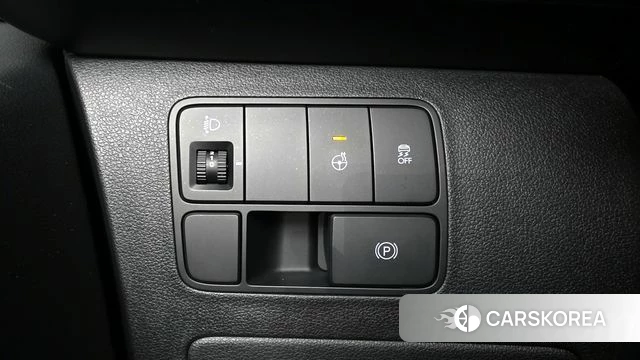 Hyundai Staria 2023 Желтый из Кореи, фото 5