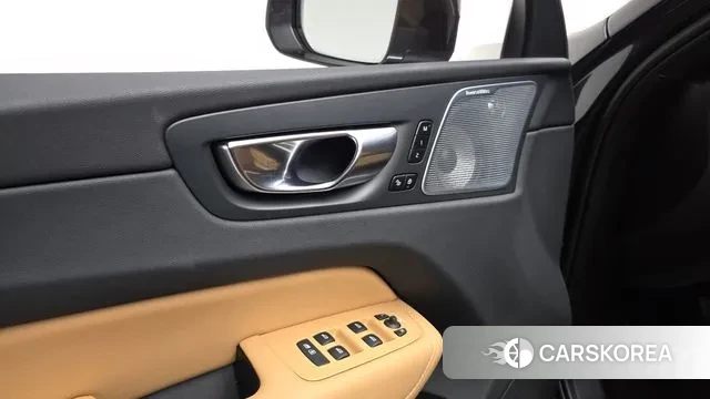 Volvo XC60 second Generation 2023 Цвет тростника из Кореи, фото 5