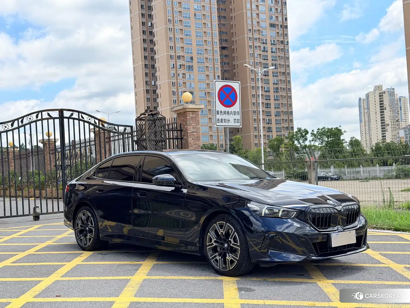 BMW 5 series 2025 Черный из Китая, фото 5