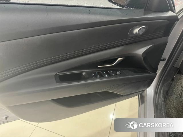 Hyundai The New Avante (CN7) 2025 Серебристо-серый из Кореи, фото 5