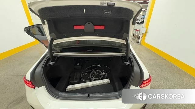 BMW 5 Series (G60) 2025 Белый из Кореи, фото 5