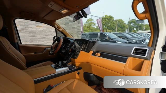 Toyota Hiace 2023 Белый из Китая, фото 5