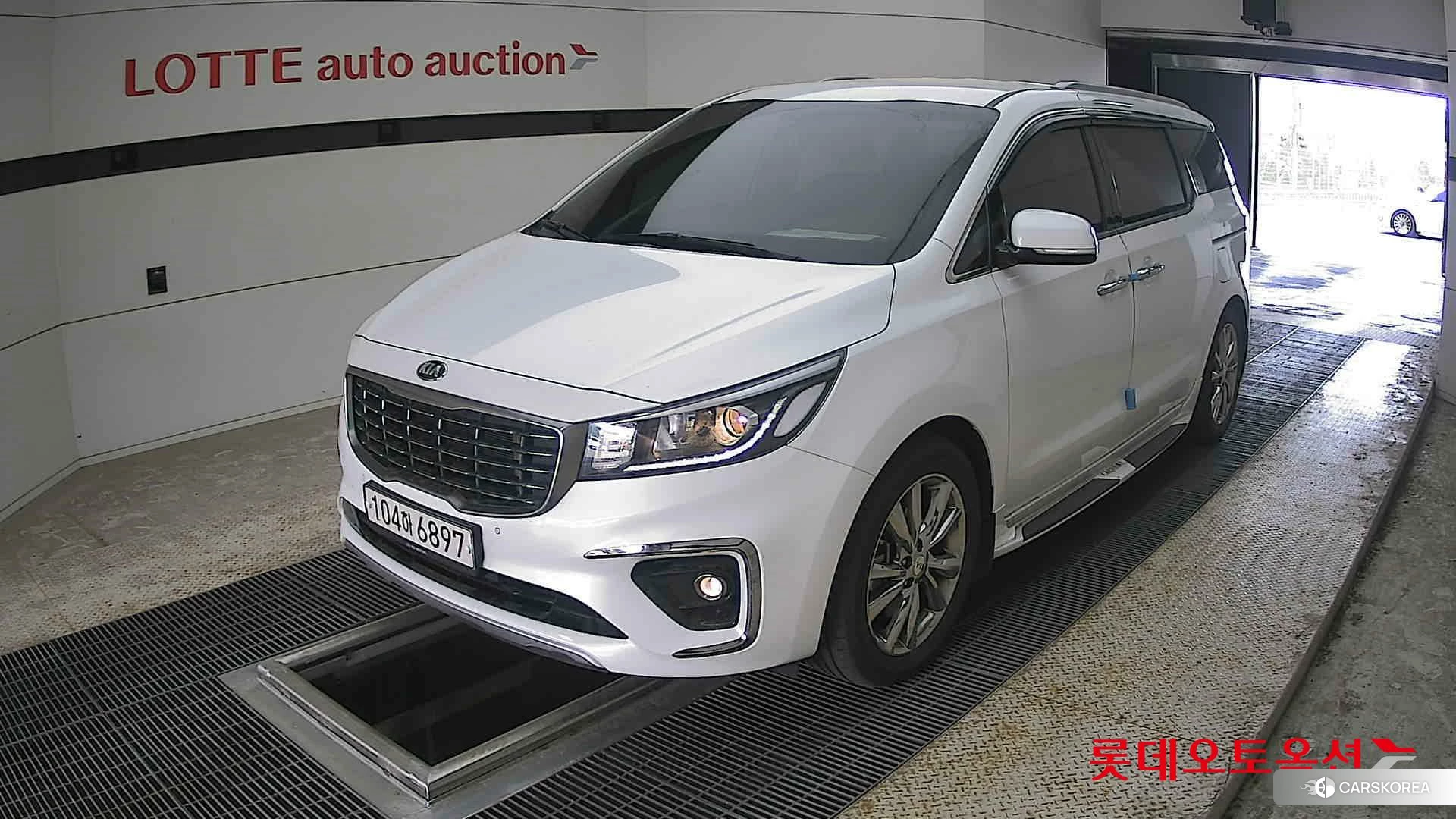 Kia Carnival 2020 Snow White Pearl из Кореи, фото 5