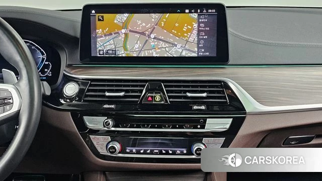 BMW 5 Series (G30) 2021 Белый из Кореи, фото 5