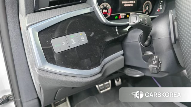 Audi Q3 (F3) 2022 Белый из Кореи, фото 5