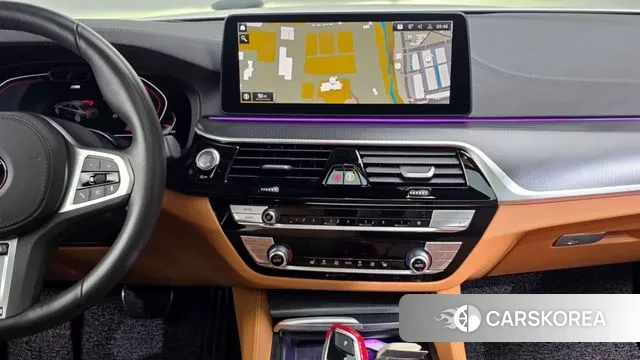 BMW 5 Series (G30) 2023 Белый из Кореи, фото 5