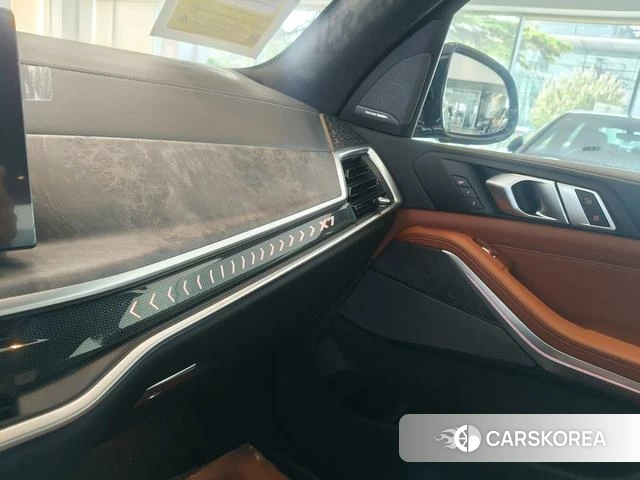 BMW X7 2024 Черный из Китая, фото 5