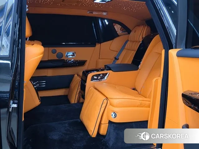 Rolls-Royce Phantom 2024 Черный из Кореи, фото 5