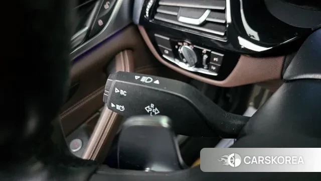 BMW 5 Series (G30) 2021 Белый из Кореи, фото 5