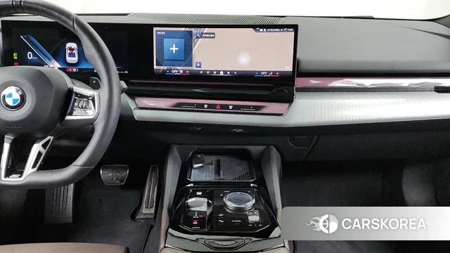 BMW 5 Series (G60) 2025 Белый из Кореи, фото 5