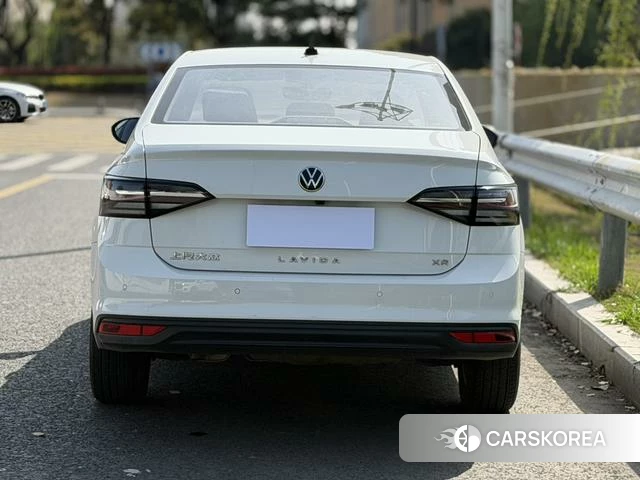 Volkswagen Lavida 2024 Белый из Китая, фото 5