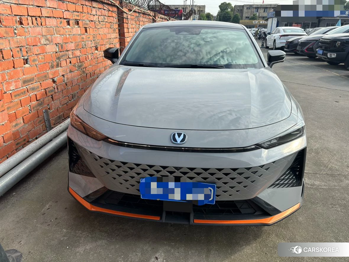 Chang'an UNI-V 2024 Серебристо-серый из Китая, фото 5