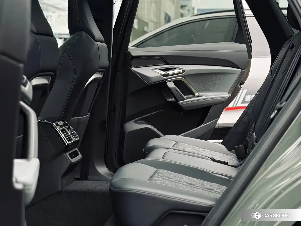 Audi Q5L 2025 Зеленый из Китая, фото 5