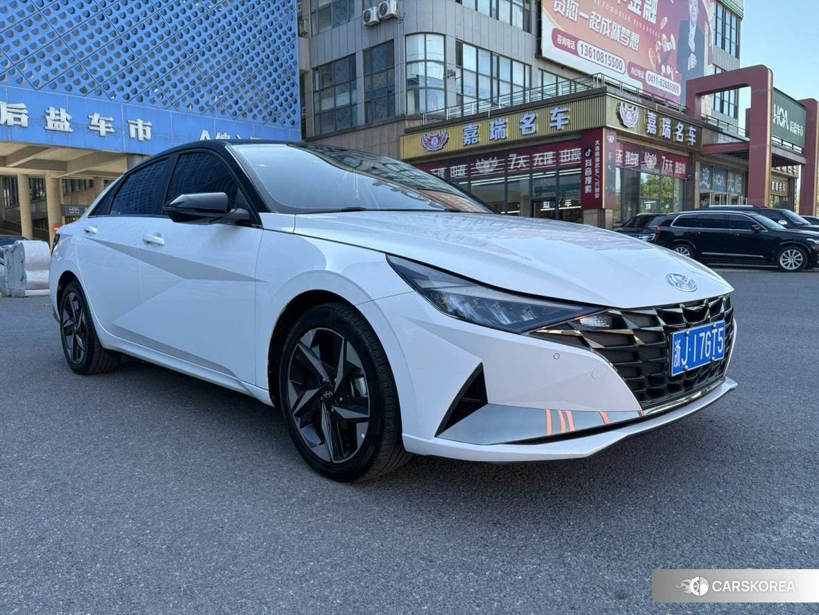 Hyundai Elantra 2022 Белый из Китая, фото 5
