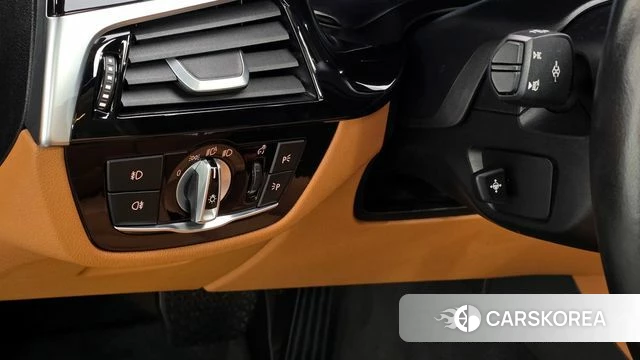 BMW 5 Series (G30) 2018 Серый из Кореи, фото 5
