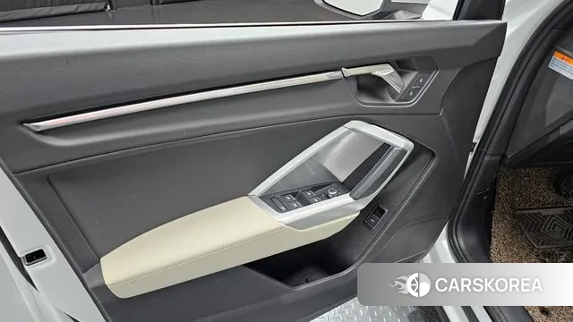 Audi Q3 (F3) 2022 Белый из Кореи, фото 5