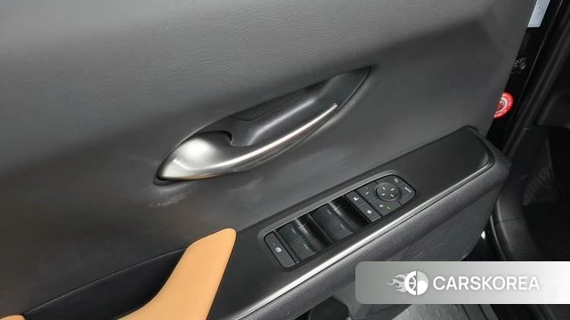 Lexus UX300h 2024 Черный из Кореи, фото 5