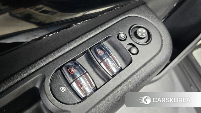Mini Cooper Clubman 2019 Жемчужный цвет из Кореи, фото 5