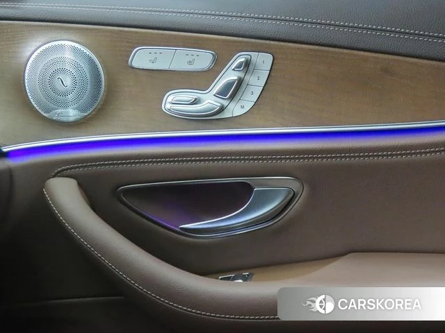 Mercedes-Benz E-Class W213 2019 Черный из Кореи, фото 5