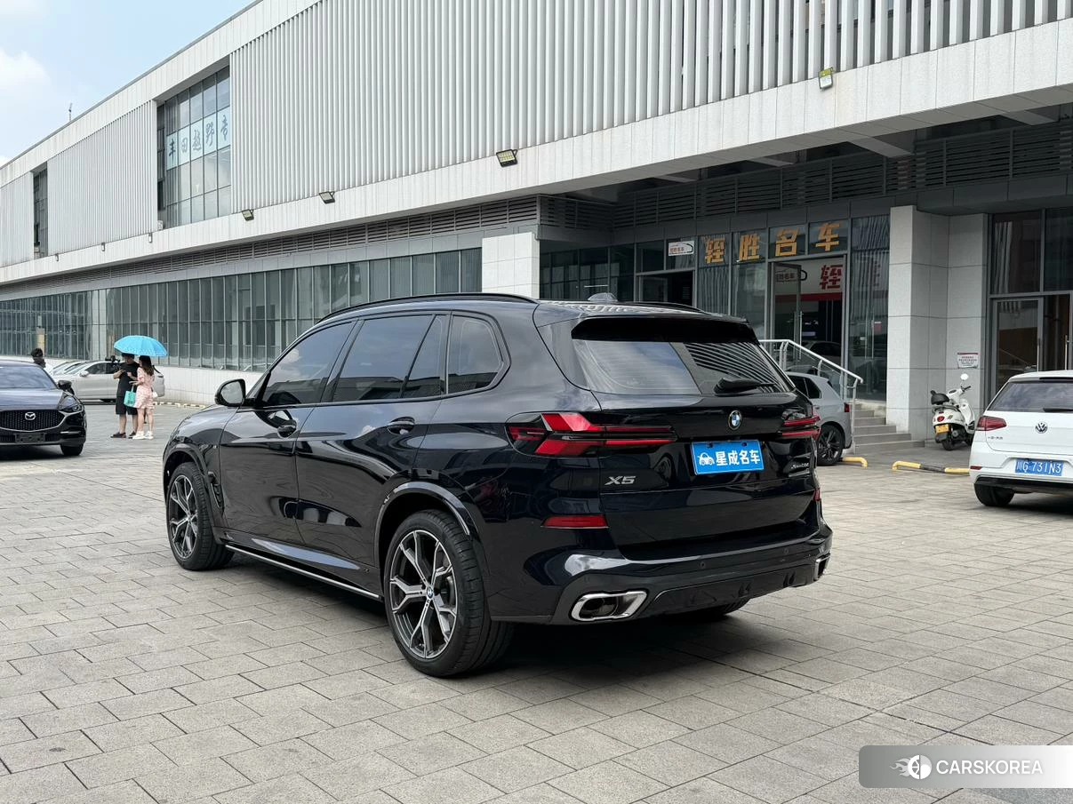 BMW X5 2023 Черный из Китая, фото 5