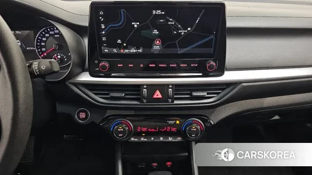 Kia The New K3 2nd generation 2022 Белый из Кореи, фото 5