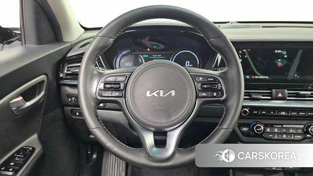 Kia Niro Plus 2022 Белый из Кореи, фото 5