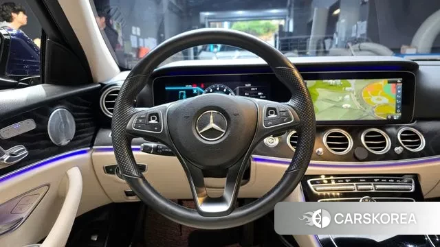 Mercedes-Benz E-Class W213 2018 Синий из Кореи, фото 5