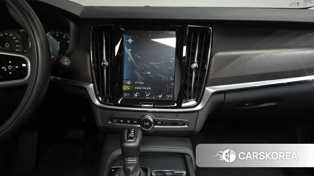 Volvo V90 Cross-Country 2018 Черный из Кореи, фото 5