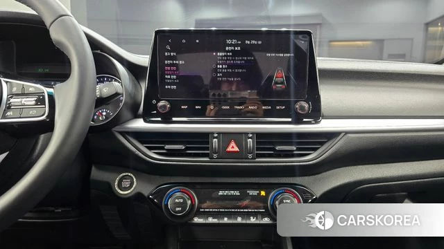Kia The New K3 2nd generation 2021 Белый из Кореи, фото 5