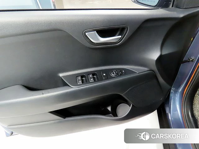 Kia Stonic 2020 Синий из Кореи, фото 5