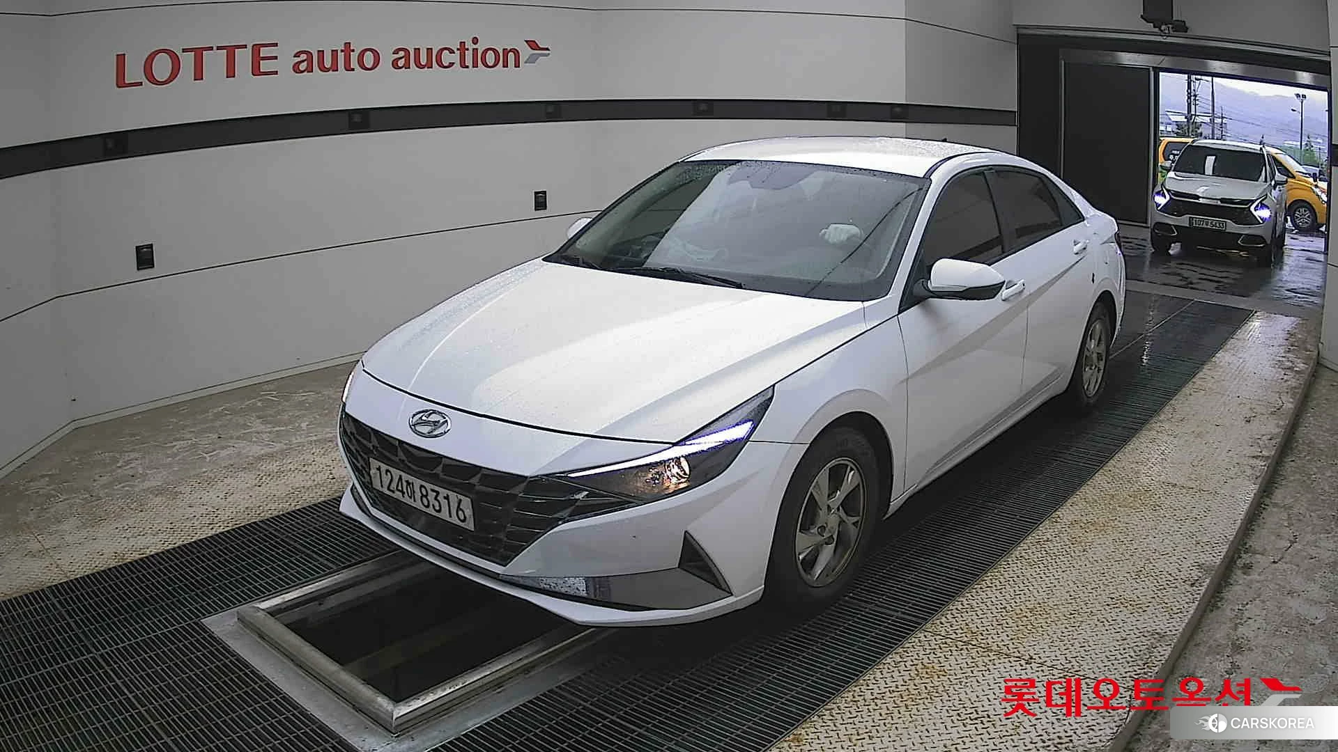 Hyundai Avante 2021 Polar White из Кореи, фото 5