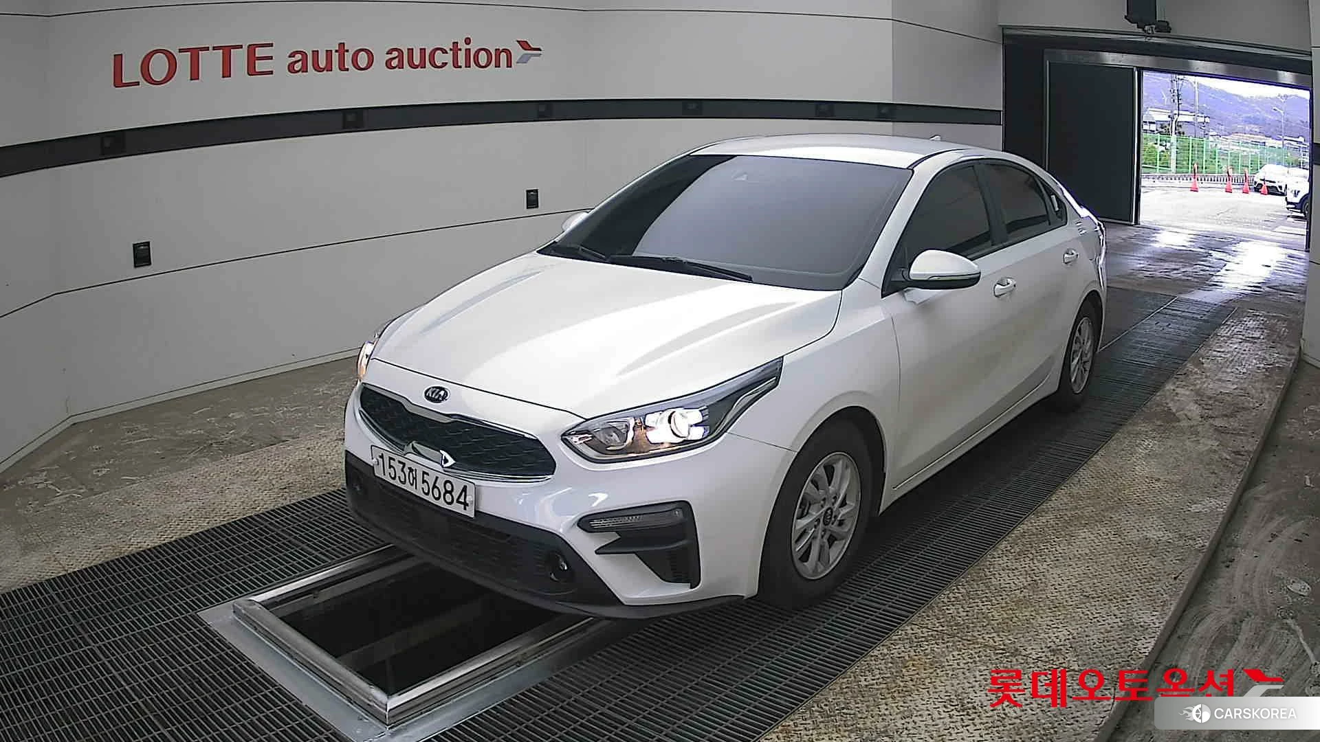 Kia K3 2021 Snow White Pearl из Кореи, фото 5