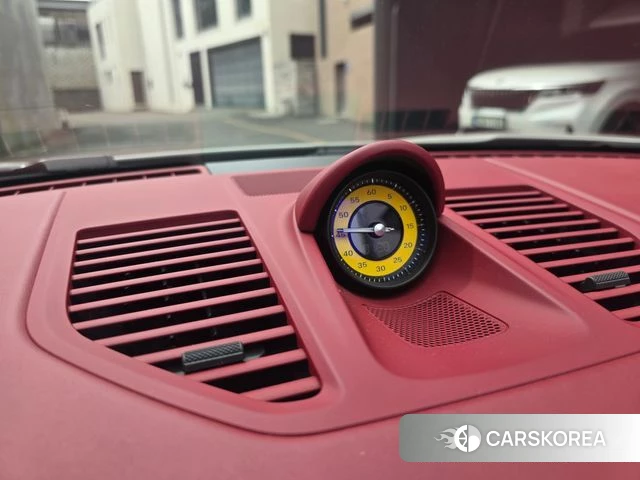 Porsche 911(992) 2021 Серебристо-серый из Кореи, фото 5