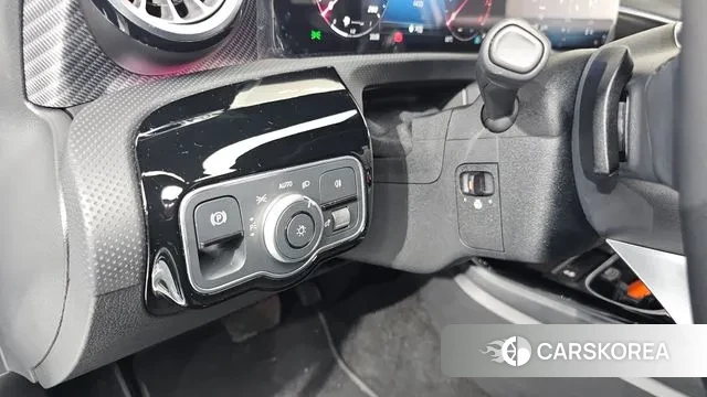 Mercedes-Benz A-Class W177 2025 Белый из Кореи, фото 5