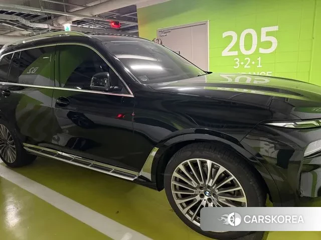 BMW X7 (G07) 2024 Черный из Кореи, фото 5