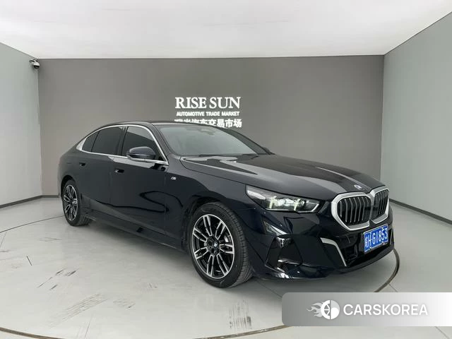BMW 5 series 2024 Черный из Китая, фото 5