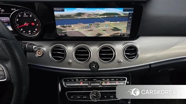 Mercedes-Benz E-Class W213 2018 Синий из Кореи, фото 5