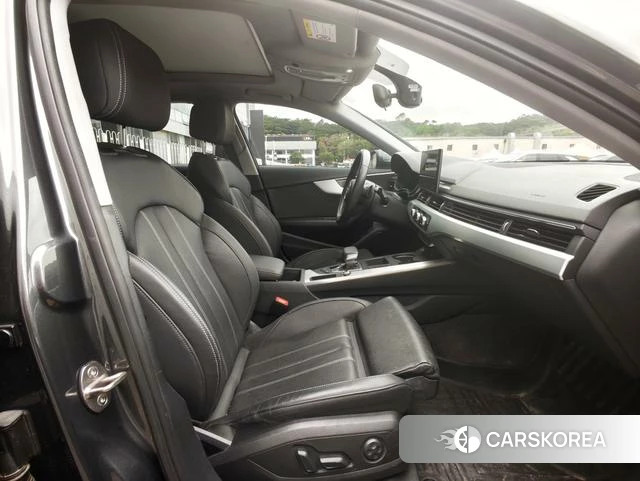 Audi A4L 2021 Серебристо-серый из Китая, фото 5