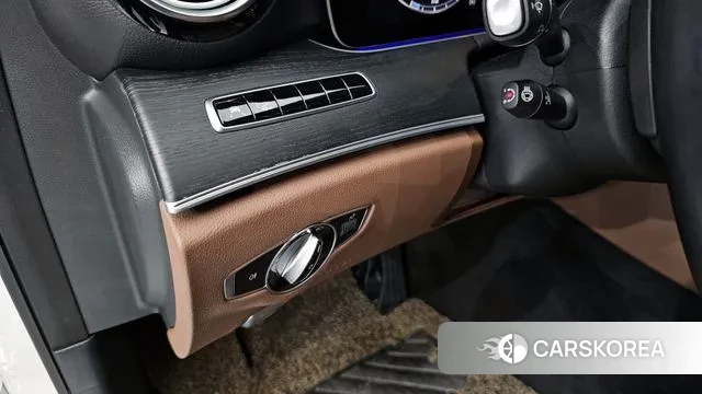 Mercedes-Benz E-Class W213 2018 Белый из Кореи, фото 5