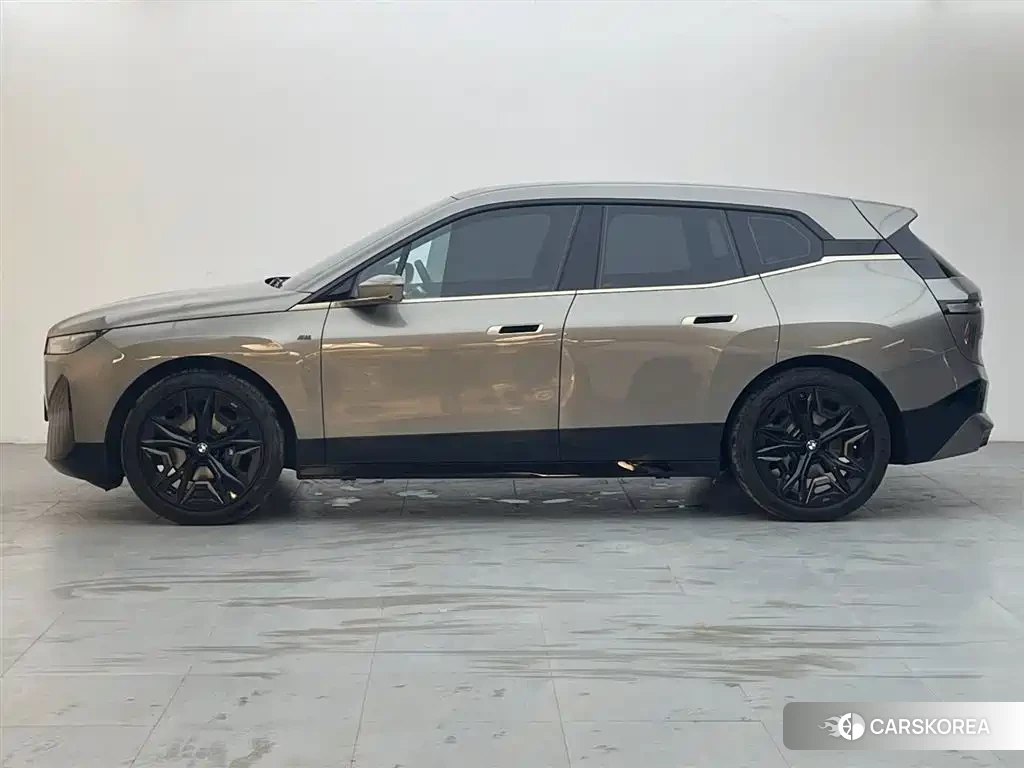 BMW iX M60 2022 Silver/gray из Китая, фото 5