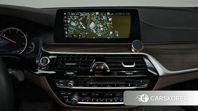 BMW 5 Series (G30) 2018 Белый из Кореи, фото 5