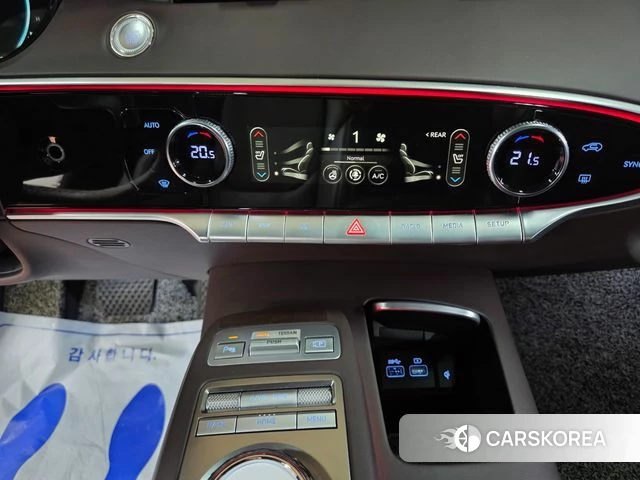 Genesis GV70 2023 Белый из Кореи, фото 5