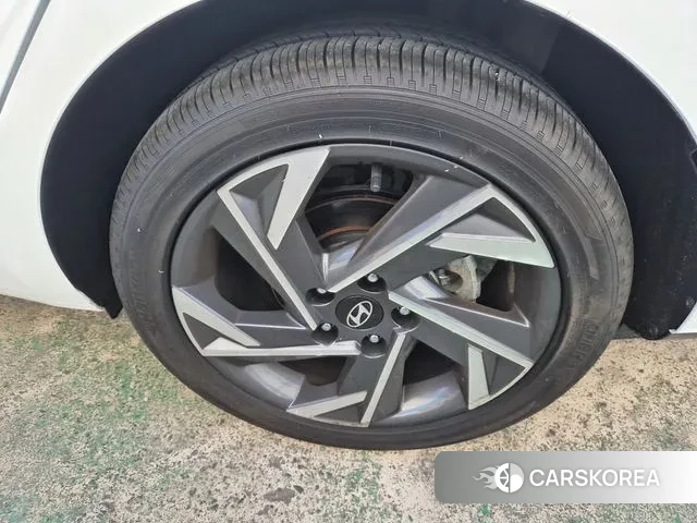 Hyundai The New Avante (CN7) 2023 Белый из Кореи, фото 5