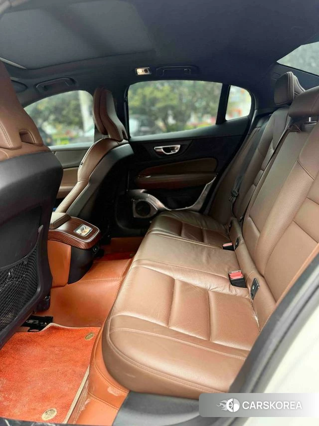 Volvo S60 2022 Белый из Китая, фото 5